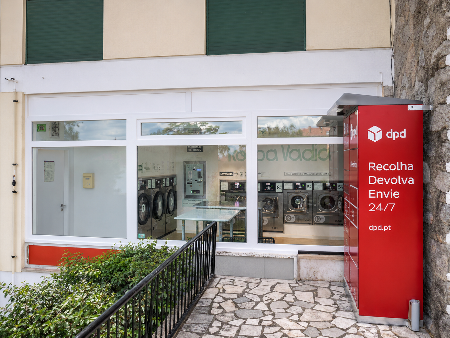 Fachada exterior da Roupa Vadia em Cascais