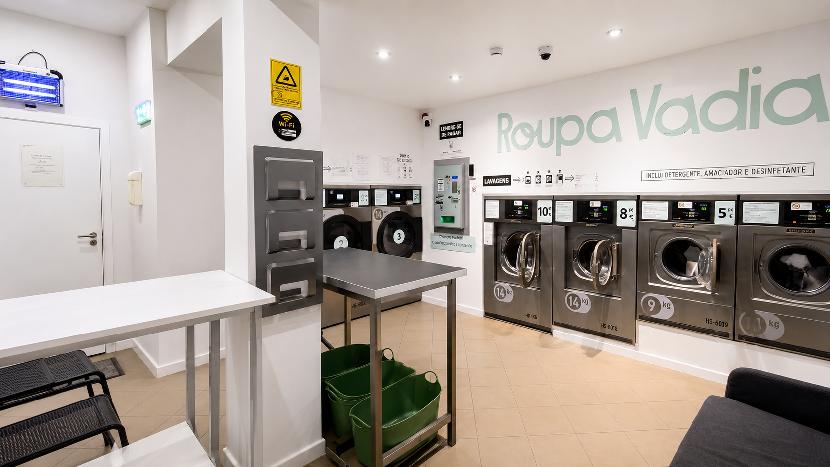 Zona de dobrar e interior da Roupa Vadia